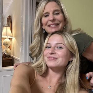 Meet your Posher, Lenita